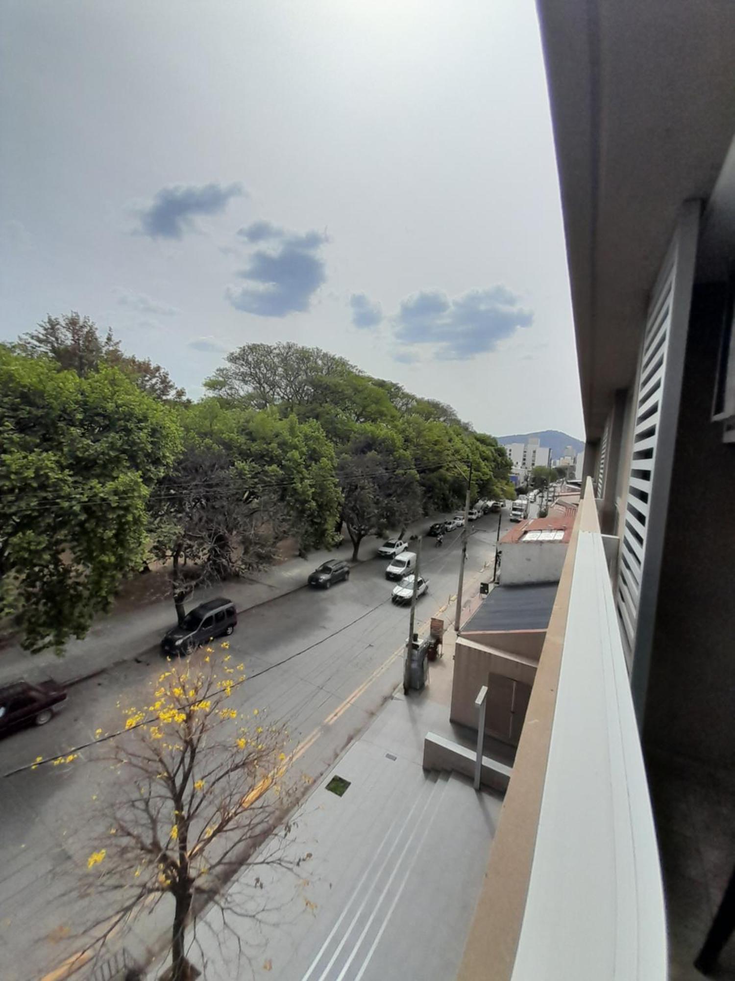 Departamento Centrico Plaza Alvarado Con Cochera Сальта Екстер'єр фото